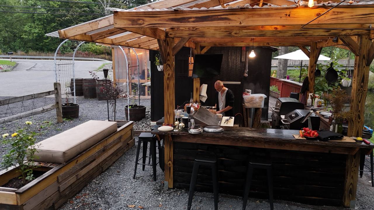 Koby's outdoor bar and grill